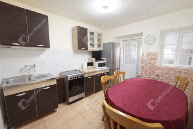 Eladó családi ház, Péterin 45 M Ft, 3 szobás