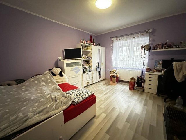 Eladó családi ház, Ádándon 79 M Ft, 4 szobás