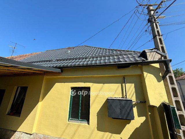 Eladó családi ház, Pápán, Debrentei Gábor utcában 12.9 M Ft