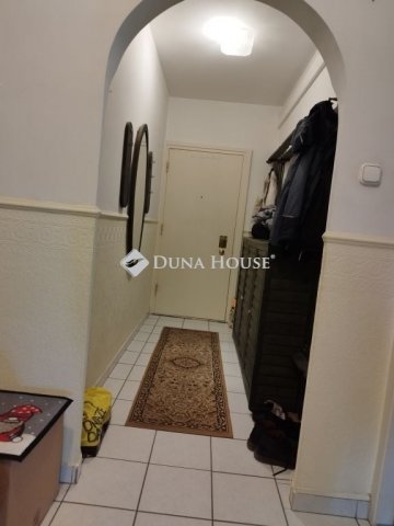 Eladó panellakás, Szegeden 56.5 M Ft, 2+1 szobás