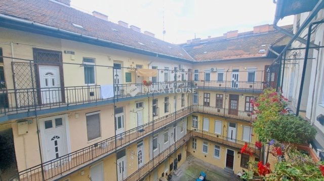 Eladó téglalakás, Budapesten, VII. kerületben 41.9 M Ft