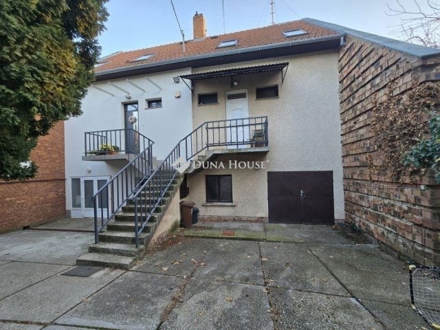 Eladó ikerház, Pécsett 79.9 M Ft, 3 szobás