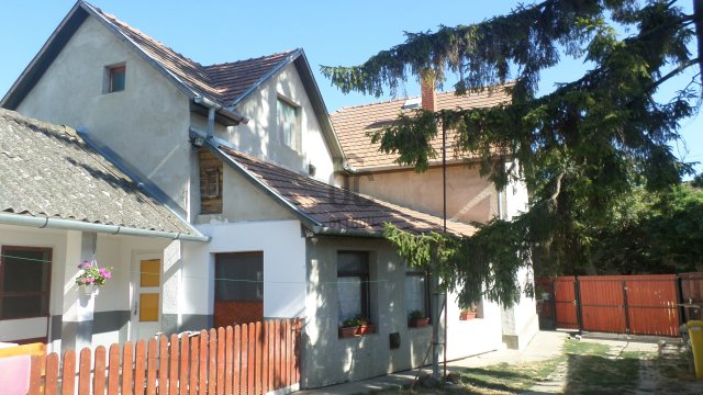 Eladó családi ház, Kunmadarason 18.5 M Ft, 4 szobás