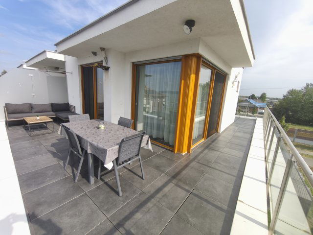 Eladó téglalakás, Balatonbogláron 129.9 M Ft, 4 szobás