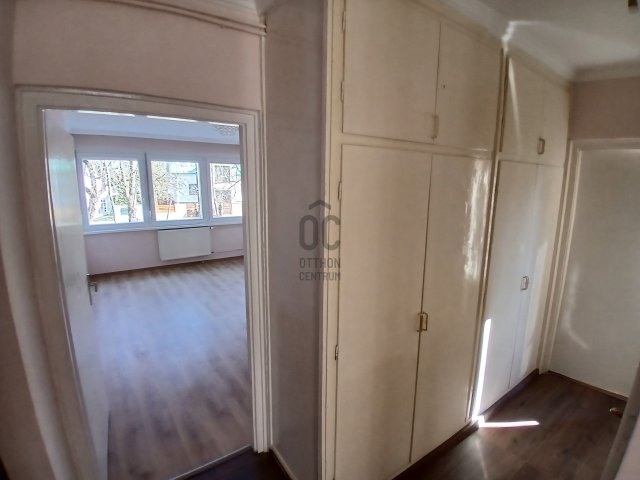 Eladó panellakás, Hajdúszoboszlón 54.9 M Ft, 4 szobás