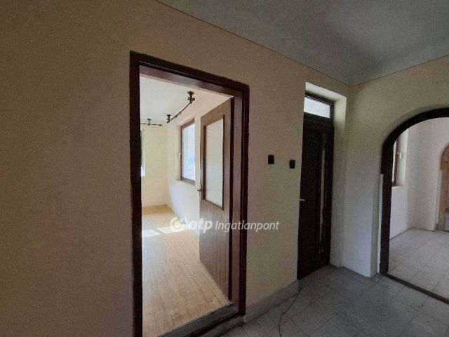 Eladó családi ház, Mezőcsáton 30 M Ft, 4 szobás