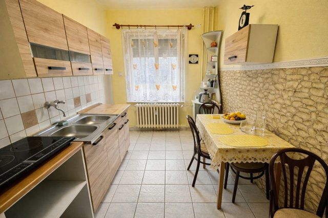 Eladó téglalakás, Dunaújvárosban 25.9 M Ft, 1 szobás