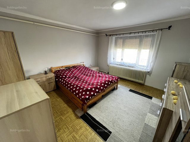 Eladó családi ház, Kadarkúton 17.9 M Ft, 3 szobás