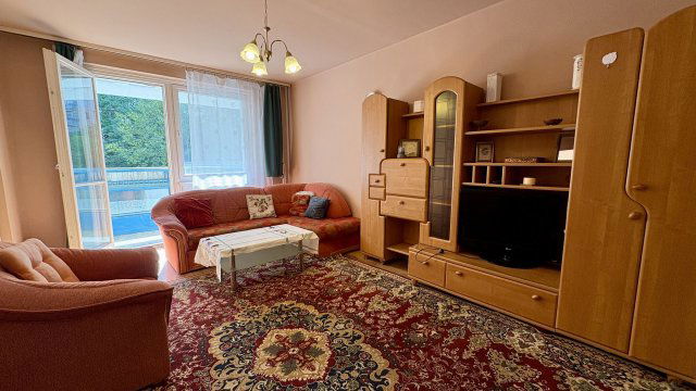 Kiadó panellakás, albérlet, Debrecenben 240 E Ft / hó, 3 szobás