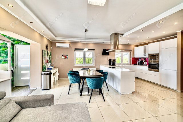 Eladó családi ház, Érden 165 M Ft, 5 szobás