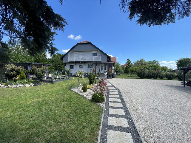 Eladó családi ház, Cserszegtomajon, Vadász utcában 115 M Ft