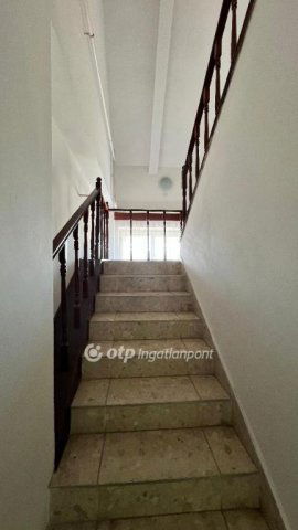 Eladó iroda, Pápán 139 M Ft / költözzbe.hu