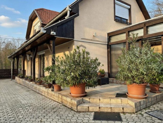 Eladó családi ház, Bocskaikerten 160 M Ft, 7 szobás