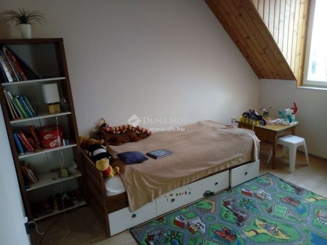 Eladó sorház, Pécsett 119.9 M Ft, 5 szobás