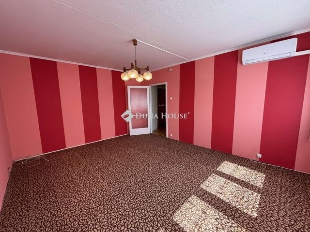 Eladó panellakás, Kecskeméten 43.5 M Ft, 2 szobás