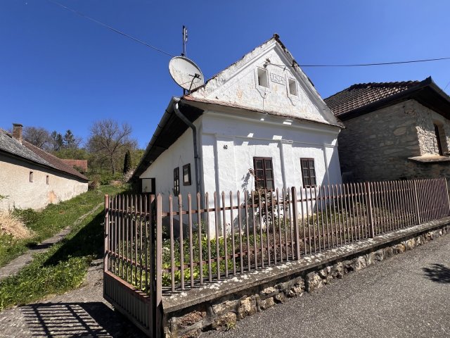Eladó családi ház, Égerszögön 7.5 M Ft, 2 szobás