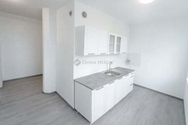 Eladó téglalakás, Kecskeméten 49.9 M Ft, 3 szobás