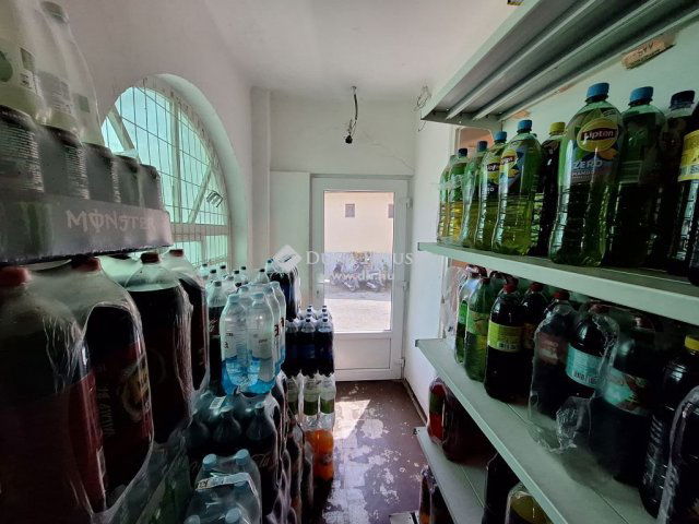 Eladó üzlethelyiség, Mendén 199 M Ft, 1 szobás