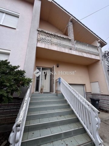 Eladó családi ház, Vecsésen 149.99 M Ft, 5 szobás