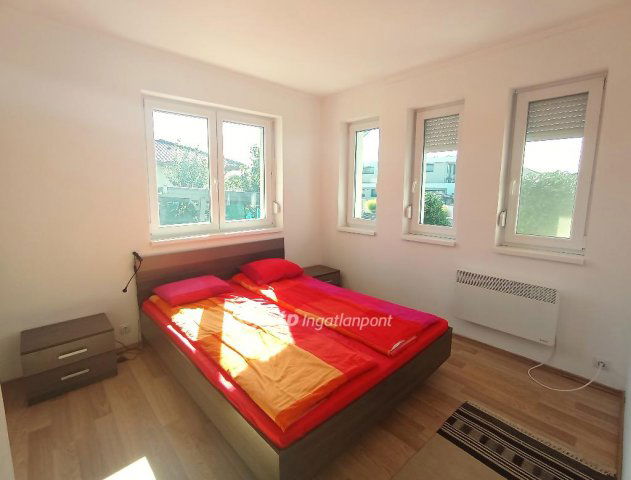 Eladó családi ház, Siófokon 156 M Ft, 5 szobás