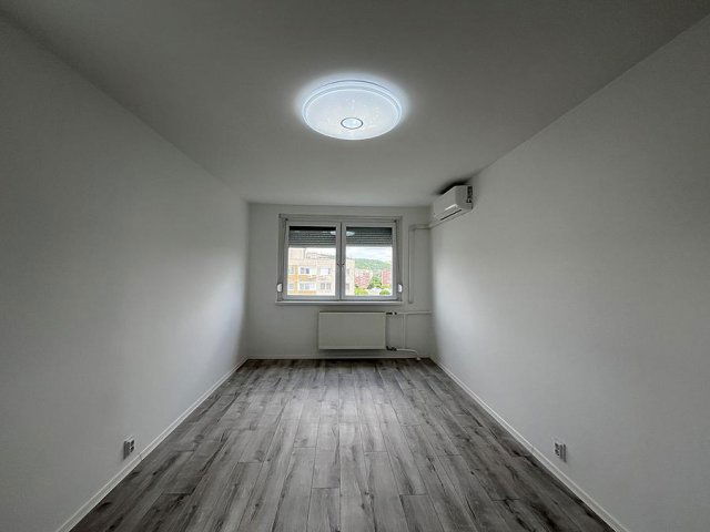 Eladó panellakás, Budapesten, III. kerületben 83.5 M Ft, 3 szobás