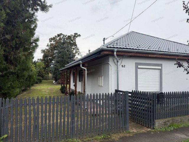 Eladó családi ház, Ököritófülpösön 26.5 M Ft, 2+1 szobás