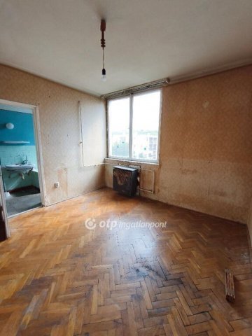 Eladó téglalakás, Egerben 29 M Ft, 2 szobás