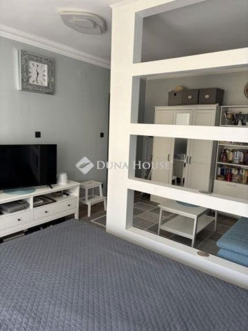 Eladó panellakás, Kiskunfélegyházán 55.9 M Ft, 3 szobás