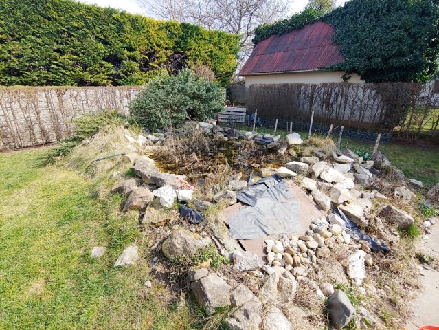 Eladó családi ház, Ürömön 125 M Ft, 8 szobás