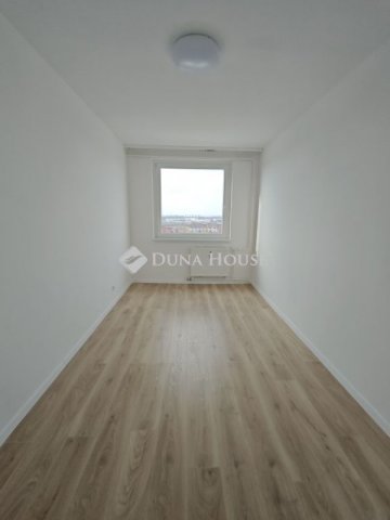 Eladó panellakás, Debrecenben 63.49 M Ft, 3 szobás