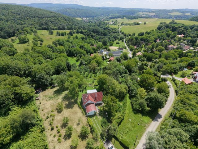 Eladó családi ház, Orfűn, Fő utcában 99.9 M Ft, 4+1 szobás