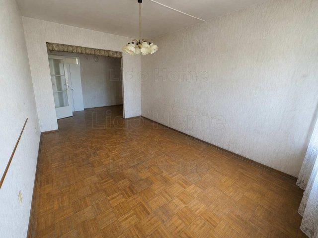 Eladó panellakás, Győrött 43.99 M Ft, 2 szobás