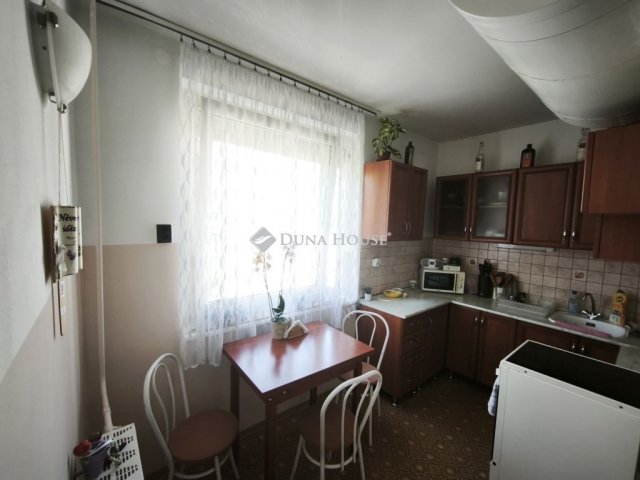 Eladó panellakás, Szombathelyen 49.9 M Ft, 4 szobás