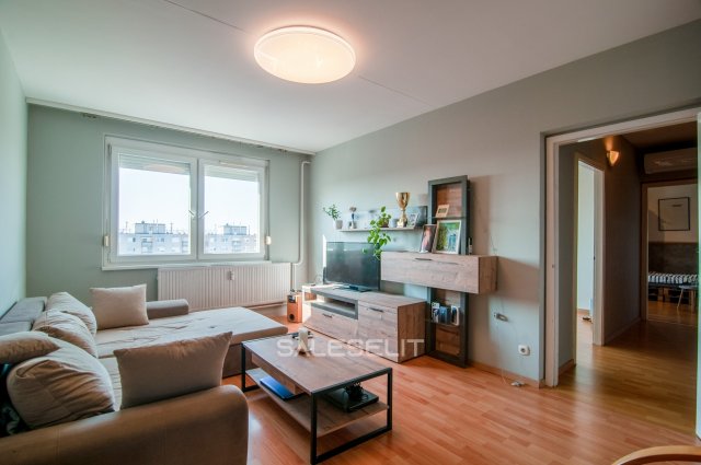 Eladó téglalakás, Debrecenben 69.99 M Ft, 3 szobás