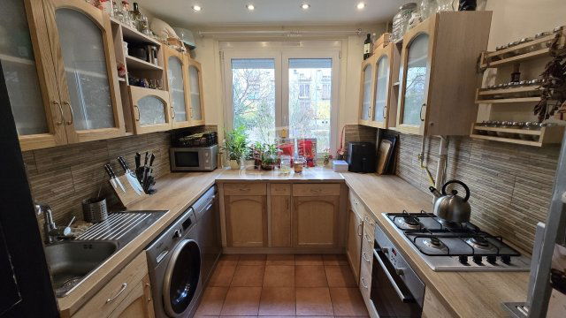 Eladó panellakás, Budapesten, III. kerületben 86.9 M Ft, 3 szobás