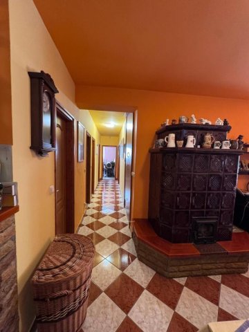 Eladó családi ház, Nyúlon 149.5 M Ft, 4 szobás