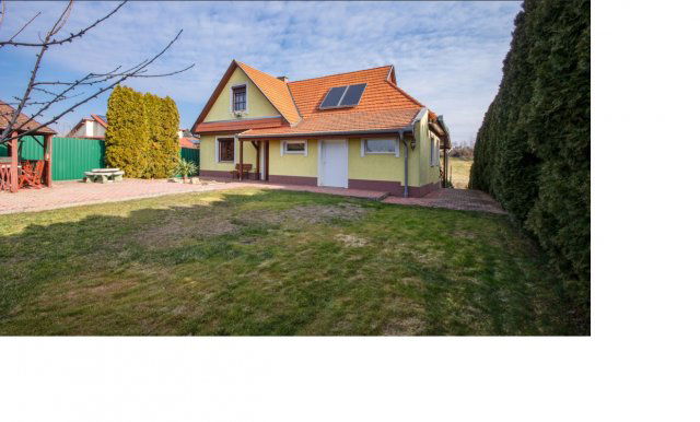 Eladó családi ház, Rácalmáson 109.9 M Ft, 4 szobás