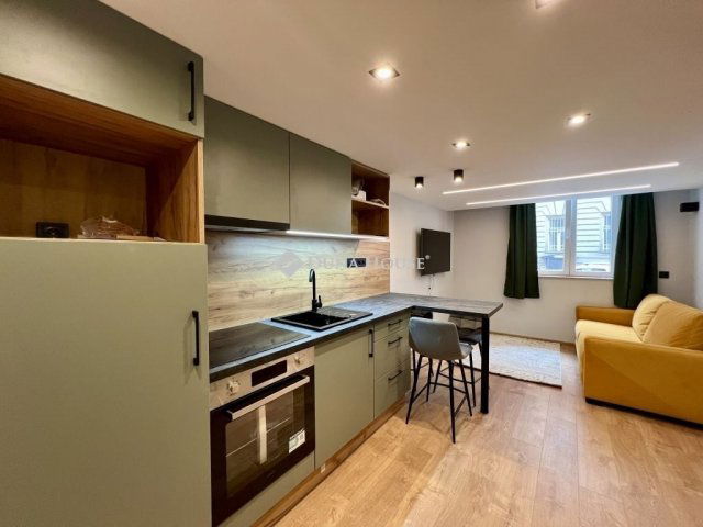 Eladó téglalakás, Budapesten, VI. kerületben 62.5 M Ft, 3 szobás