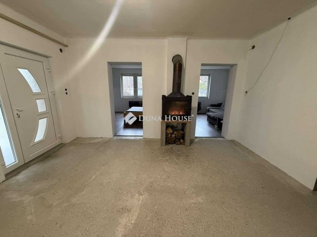 Eladó családi ház, Izsákon 31.5 M Ft, 4 szobás