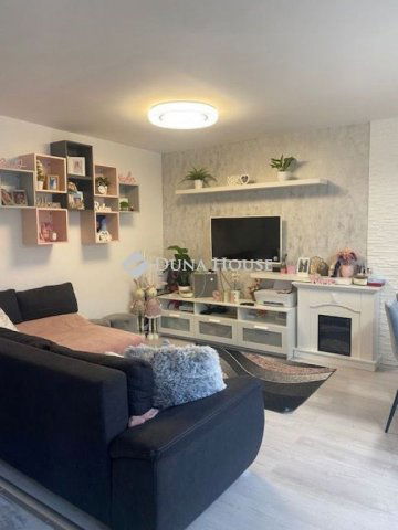 Eladó családi ház, Budapesten, XIX. kerületben, Pákozd utcában