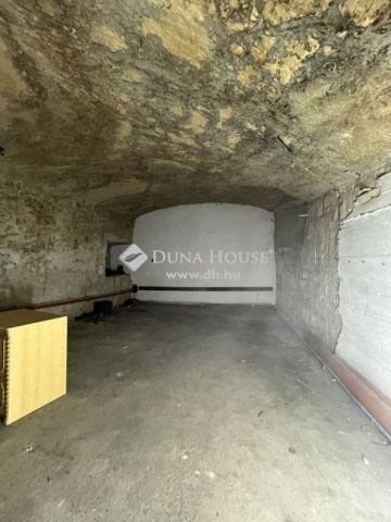 Eladó ipari ingatlan, Budapesten, XXII. kerületben 199.999 M Ft