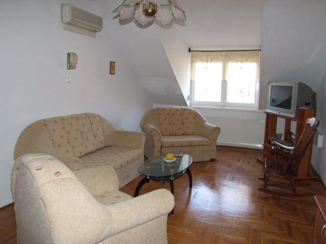 Kiadó téglalakás, albérlet, Gyulán 150 E Ft / hó, 1+2 szobás