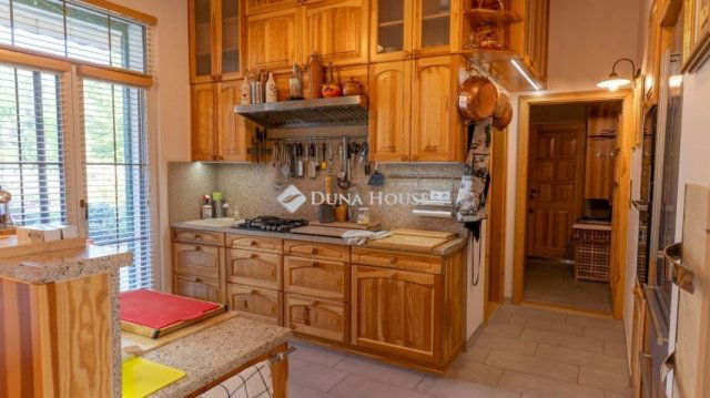 Eladó családi ház, Visegrádon 571.5 M Ft, 4 szobás