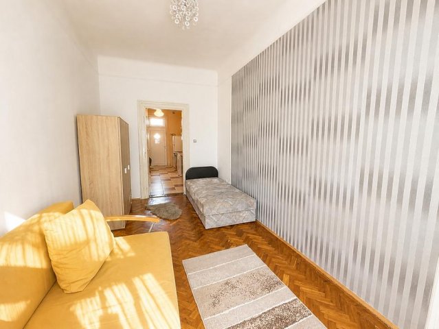 Eladó téglalakás, Budapesten, IV. kerületben, Váci úton