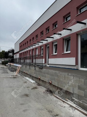 Eladó téglalakás, Székesfehérvárott 65 M Ft, 3 szobás