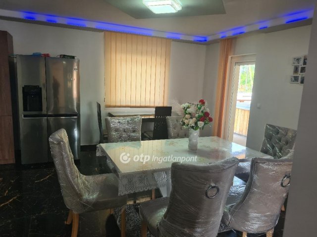 Eladó családi ház, Érden 117 M Ft, 6 szobás