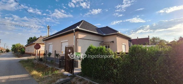 Eladó családi ház, Csengődön 26 M Ft, 2 szobás