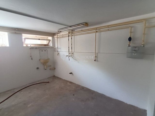 Eladó családi ház, Kecskeméten 107.9 M Ft, 3 szobás