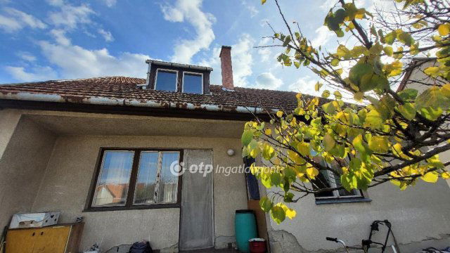 Eladó családi ház, Jászberényben 42.5 M Ft, 4 szobás