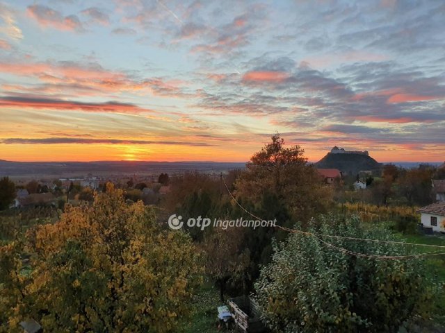 Eladó nyaraló, Sümegen 99.9 M Ft, 4+1 szobás